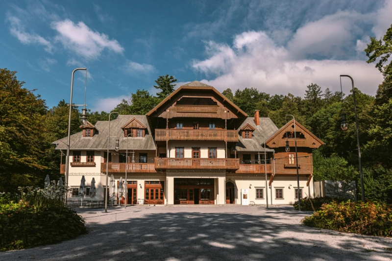 critic-in-residence-2025